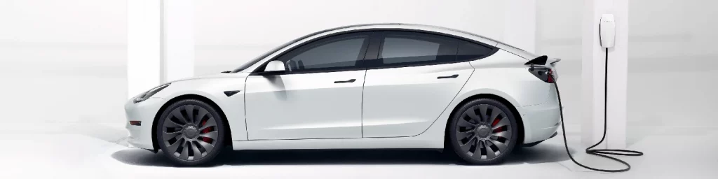 Cargar un Tesla Model 3 con un punto de recarga en casa es la mejor opción