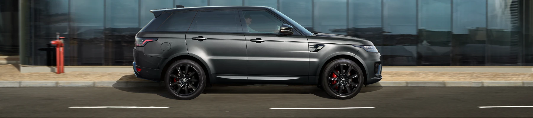 El Range Rover Sport PHEV es el coche híbrido eléctrico con más autonomía