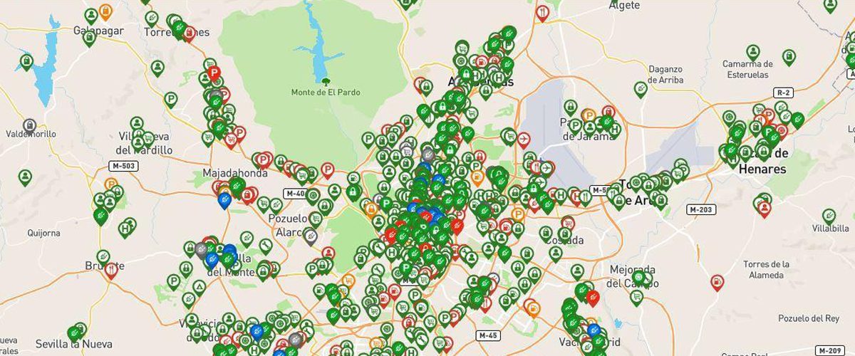 Si buscas puntos de recarga de coches eléctricos en Madrid sin coste, lo mejor es consultar una aplicación como Electromaps